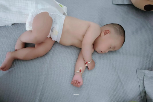 格尔木孕妇肚子一跳一跳